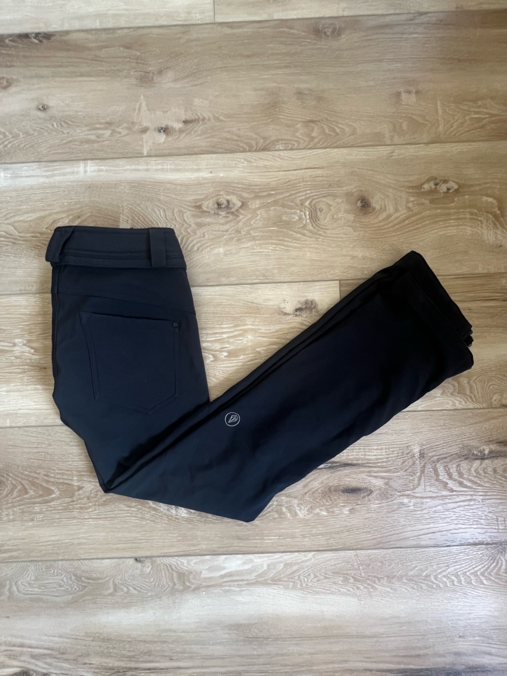 Volcom Women’s Skinny Snowboard Pants  XS Like New